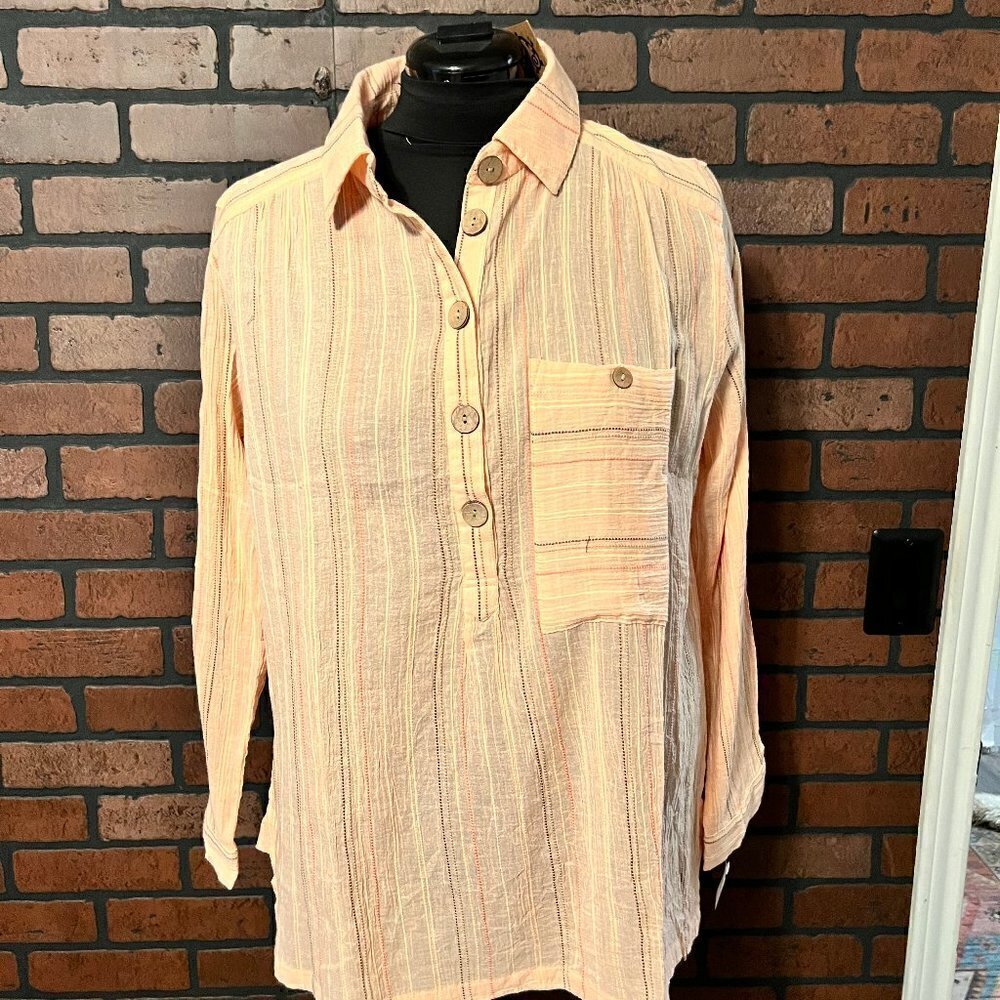 NWT Ivy Jane Peach Embroidered top.  Size M/L